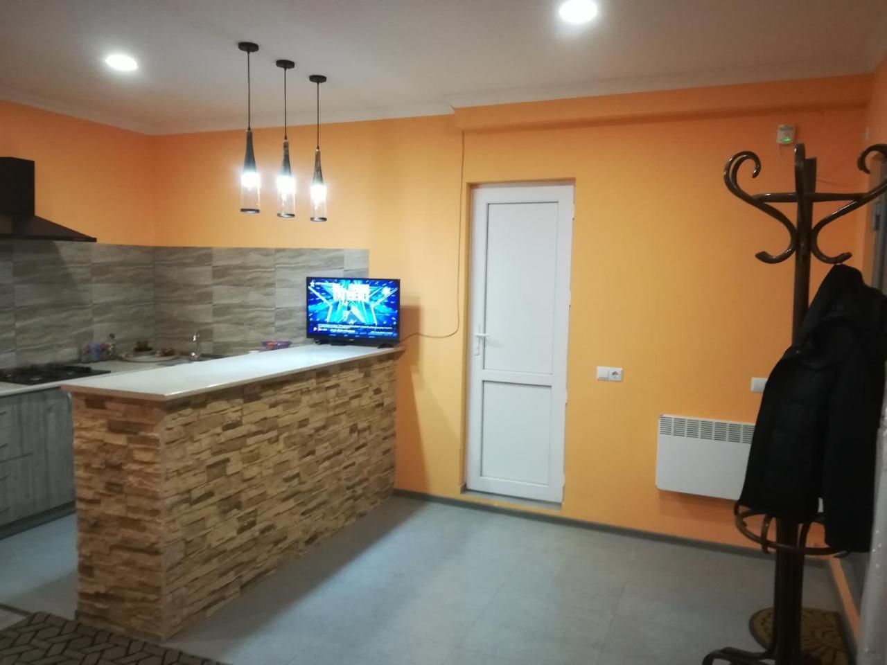 12 Maksim Gorki Street Appartamento Tbilisi Esterno foto