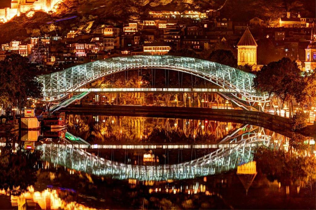 12 Maksim Gorki Street Appartamento Tbilisi Esterno foto