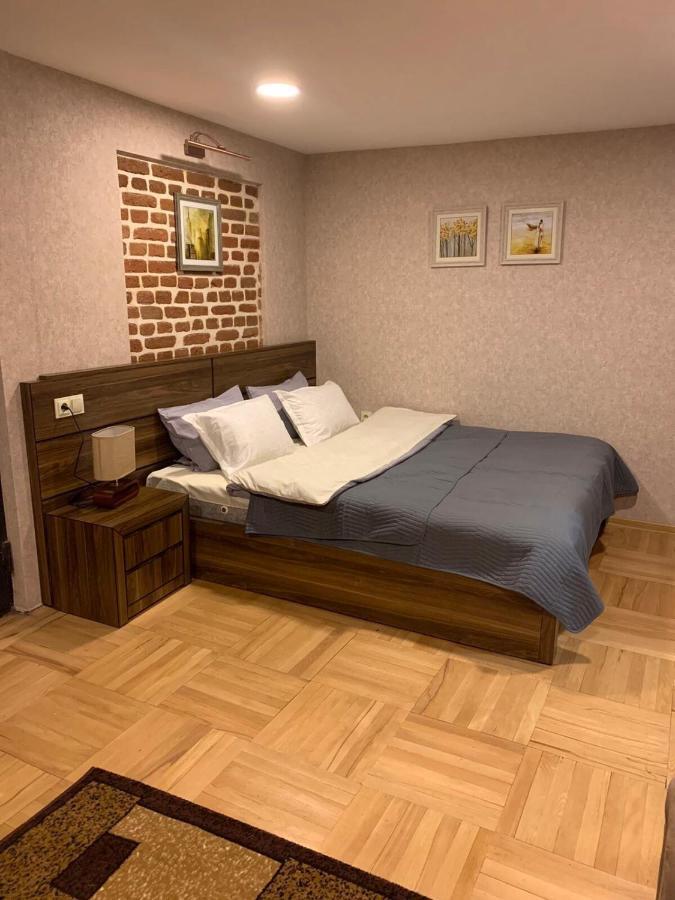 12 Maksim Gorki Street Appartamento Tbilisi Esterno foto